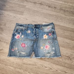 American Eagle denim skirt with flower decals